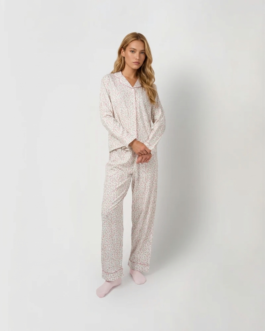 An women is wearing the product